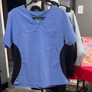Scrub top large